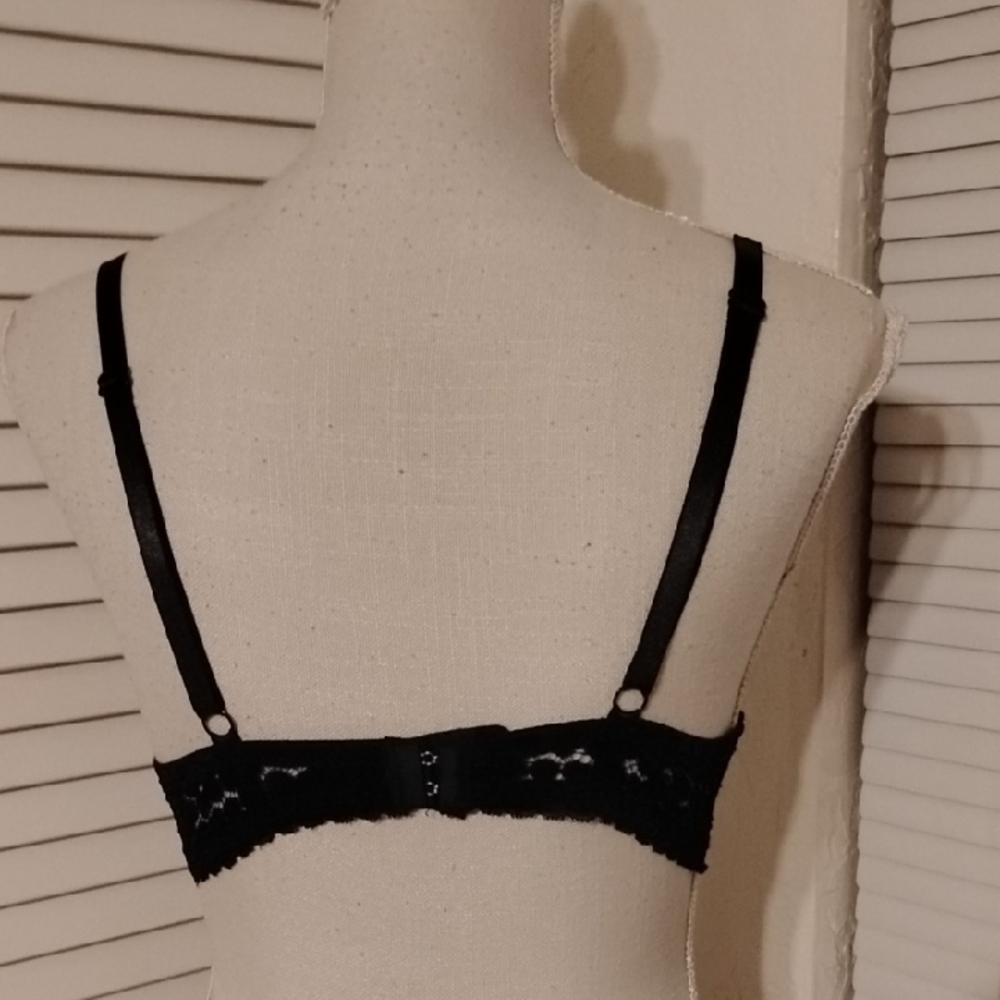 Frederick's of Hollywood Black and White Lace Bra - Picture 3 of 4